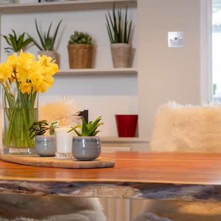 Hereford City - St Owens Terrace - Comfortable & Spacious Well Presented Three Storey House, Perfect For A Weekend Away & Exploring The City On Foot - Hosted By Rentmyhouse מראה חיצוני תמונה