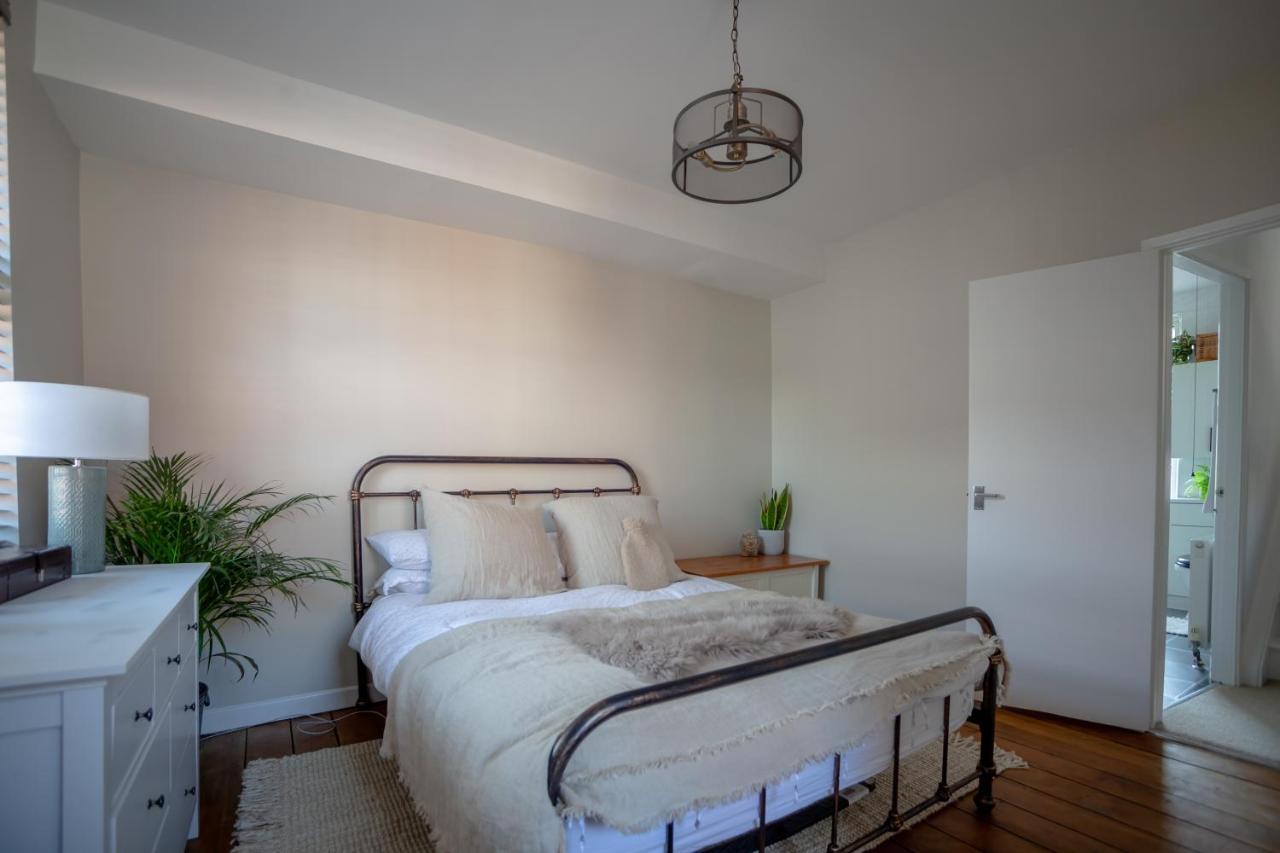Hereford City - St Owens Terrace - Comfortable & Spacious Well Presented Three Storey House, Perfect For A Weekend Away & Exploring The City On Foot - Hosted By Rentmyhouse מראה חיצוני תמונה