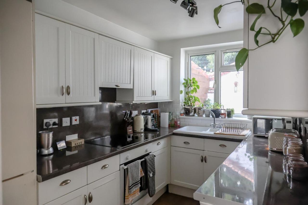 Hereford City - St Owens Terrace - Comfortable & Spacious Well Presented Three Storey House, Perfect For A Weekend Away & Exploring The City On Foot - Hosted By Rentmyhouse מראה חיצוני תמונה