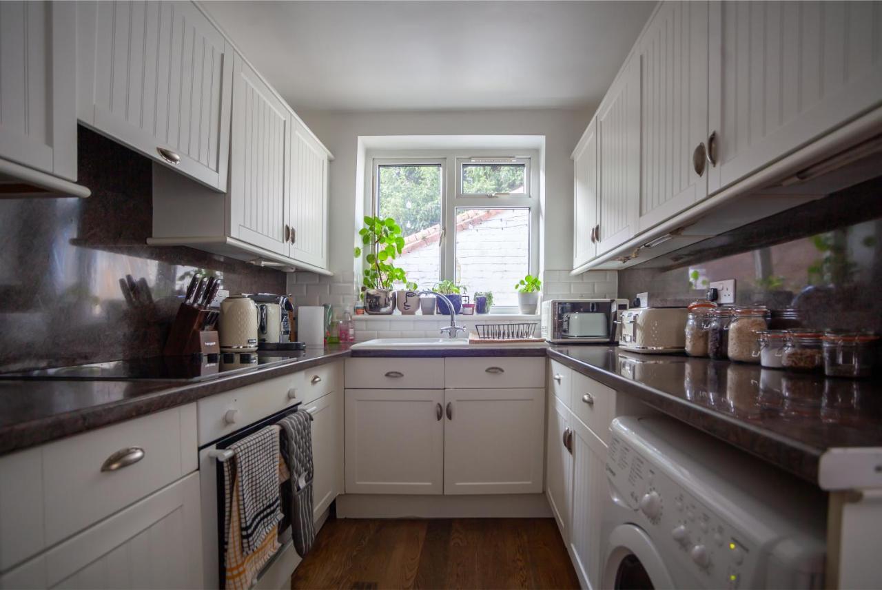 Hereford City - St Owens Terrace - Comfortable & Spacious Well Presented Three Storey House, Perfect For A Weekend Away & Exploring The City On Foot - Hosted By Rentmyhouse מראה חיצוני תמונה