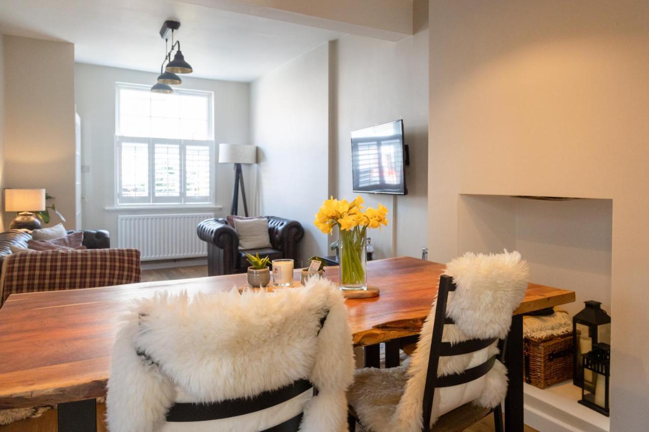 Hereford City - St Owens Terrace - Comfortable & Spacious Well Presented Three Storey House, Perfect For A Weekend Away & Exploring The City On Foot - Hosted By Rentmyhouse מראה חיצוני תמונה