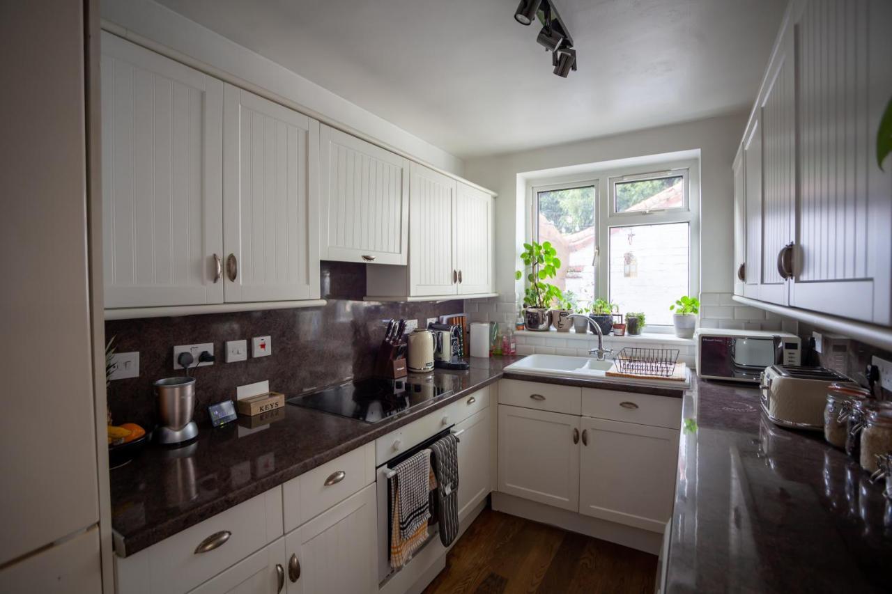 Hereford City - St Owens Terrace - Comfortable & Spacious Well Presented Three Storey House, Perfect For A Weekend Away & Exploring The City On Foot - Hosted By Rentmyhouse מראה חיצוני תמונה