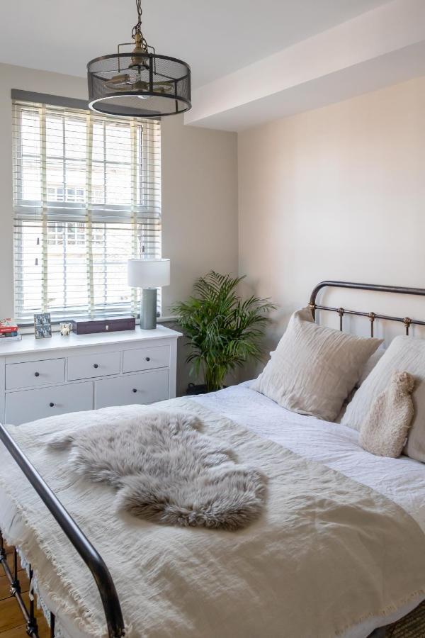 Hereford City - St Owens Terrace - Comfortable & Spacious Well Presented Three Storey House, Perfect For A Weekend Away & Exploring The City On Foot - Hosted By Rentmyhouse מראה חיצוני תמונה