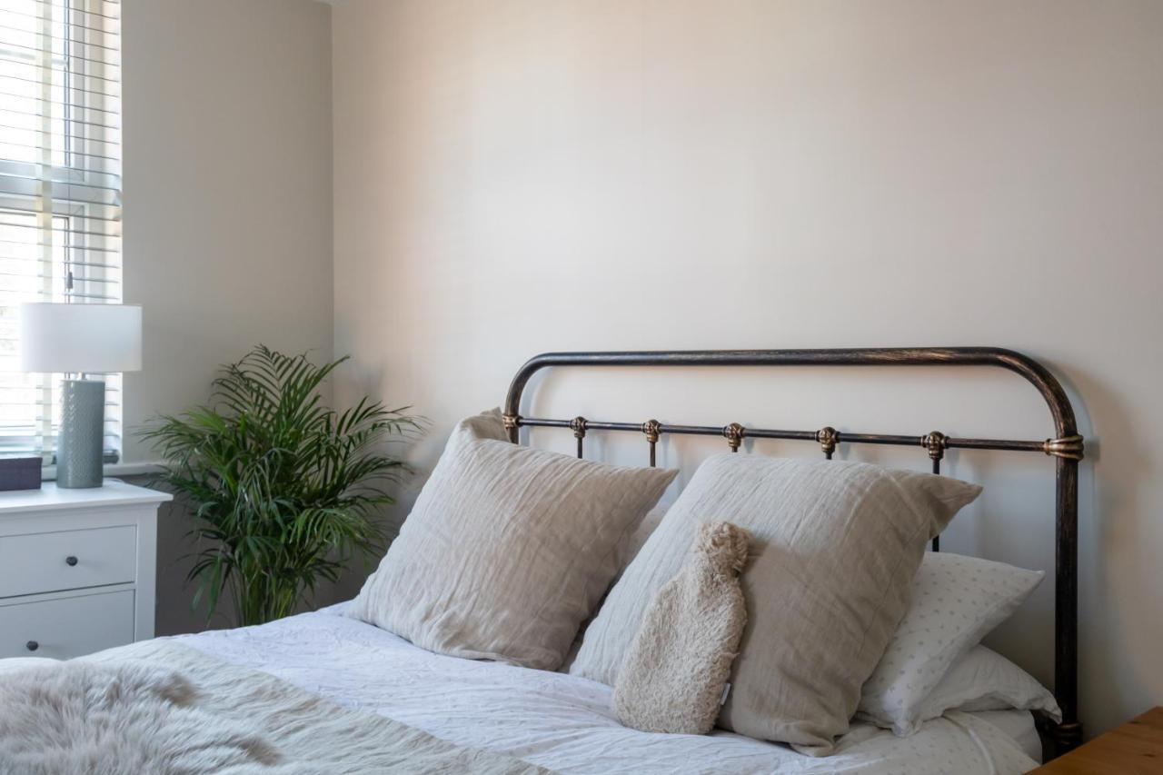 Hereford City - St Owens Terrace - Comfortable & Spacious Well Presented Three Storey House, Perfect For A Weekend Away & Exploring The City On Foot - Hosted By Rentmyhouse מראה חיצוני תמונה